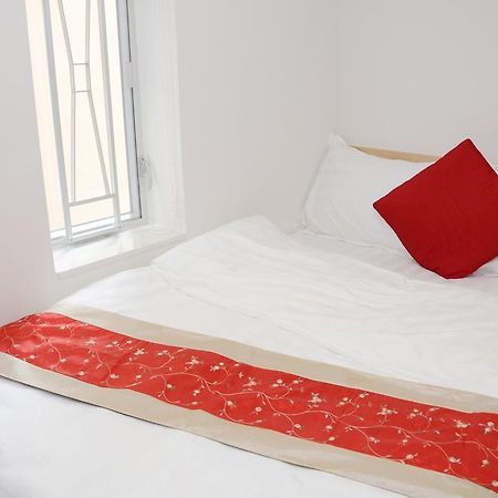 Sunrise International - Boutique Hostel Цзюлун Экстерьер фото